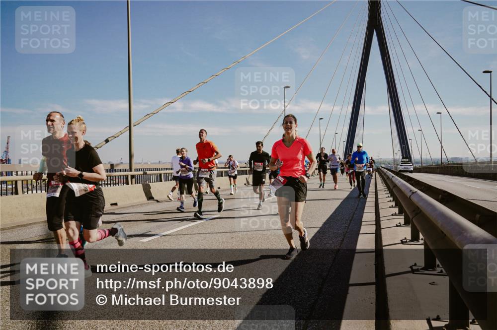 03.10.2025 - Köhlbrandbrückenlauf Michael Burmester http://msf.ph/oto/9043898 03.10.2025 12:25:36 Position 1  meine-sportfotos.de