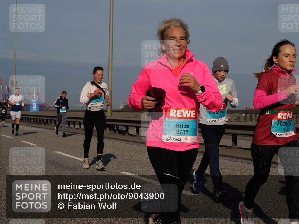 03.10.2025 - Köhlbrandbrückenlauf Fabian Wolf http://msf.ph/oto/9043900 03.10.2025 09:56:46 Position 3 3, 3735, 2841, 1515 meine-sportfotos.de