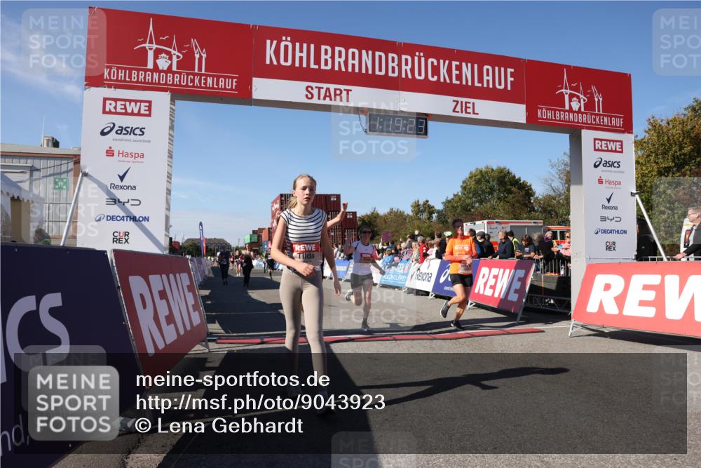 03.10.2025 - Köhlbrandbrückenlauf Lena Gebhardt http://msf.ph/oto/9043923 03.10.2025 13:19:24 Ziel 4593, 4690, 4691, 4725, 4828, 4971, 4996, 5009, 5405, 5443, 5451, 5578, 5853, 6057, 6225, 6226, 6230, 6576, 6753 meine-sportfotos.de