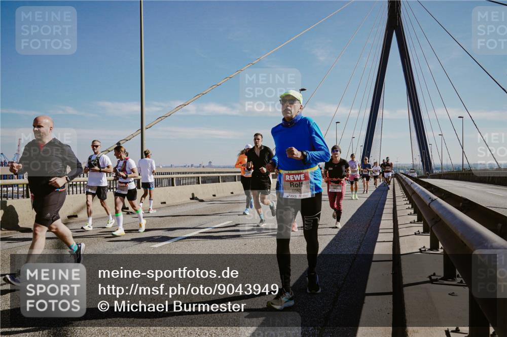 03.10.2025 - Köhlbrandbrückenlauf Michael Burmester http://msf.ph/oto/9043949 03.10.2025 12:25:39 Position 1 6667 meine-sportfotos.de