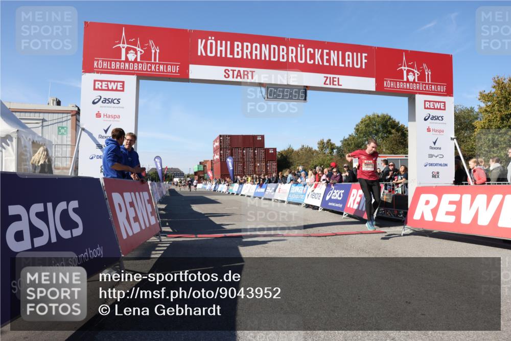 03.10.2025 - Köhlbrandbrückenlauf Lena Gebhardt http://msf.ph/oto/9043952 03.10.2025 12:59:56 Ziel 4074, 4554, 6142, 6254, 6601 meine-sportfotos.de