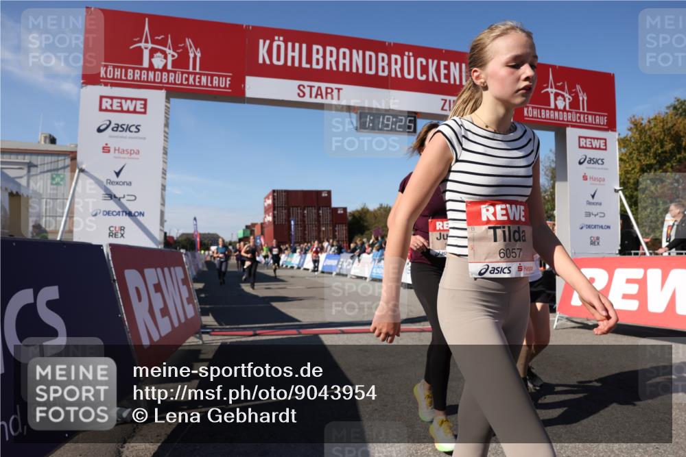 03.10.2025 - Köhlbrandbrückenlauf Lena Gebhardt http://msf.ph/oto/9043954 03.10.2025 13:19:25 Ziel 4593, 4691, 4725, 4828, 4971, 4996, 5009, 5405, 5443, 5451, 5578, 5853, 6057, 6225, 6226, 6230, 6576, 6753, 6776 meine-sportfotos.de