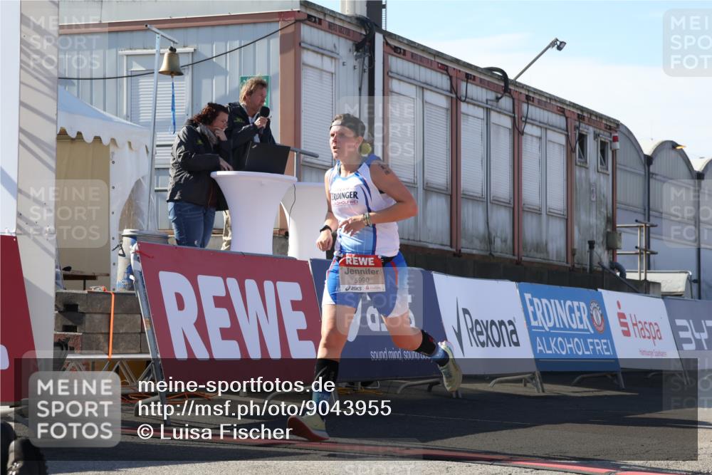 03.10.2025 - Köhlbrandbrückenlauf Luisa Fischer http://msf.ph/oto/9043955 03.10.2025 13:40:07 Ziel 5252, 5487, 5831, 5832, 5835, 5990, 6109, 6522 meine-sportfotos.de
