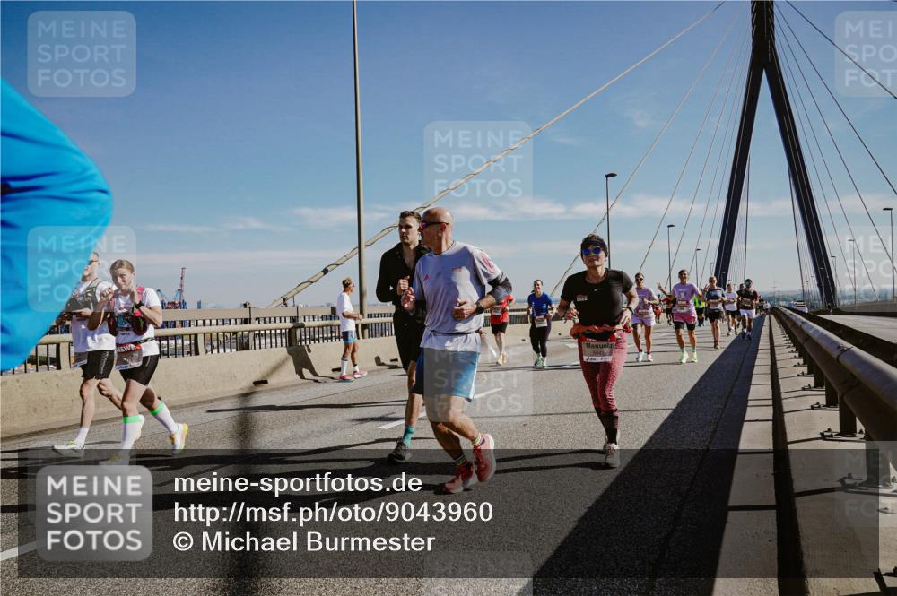 03.10.2025 - Köhlbrandbrückenlauf Michael Burmester http://msf.ph/oto/9043960 03.10.2025 12:25:40 Position 1  meine-sportfotos.de