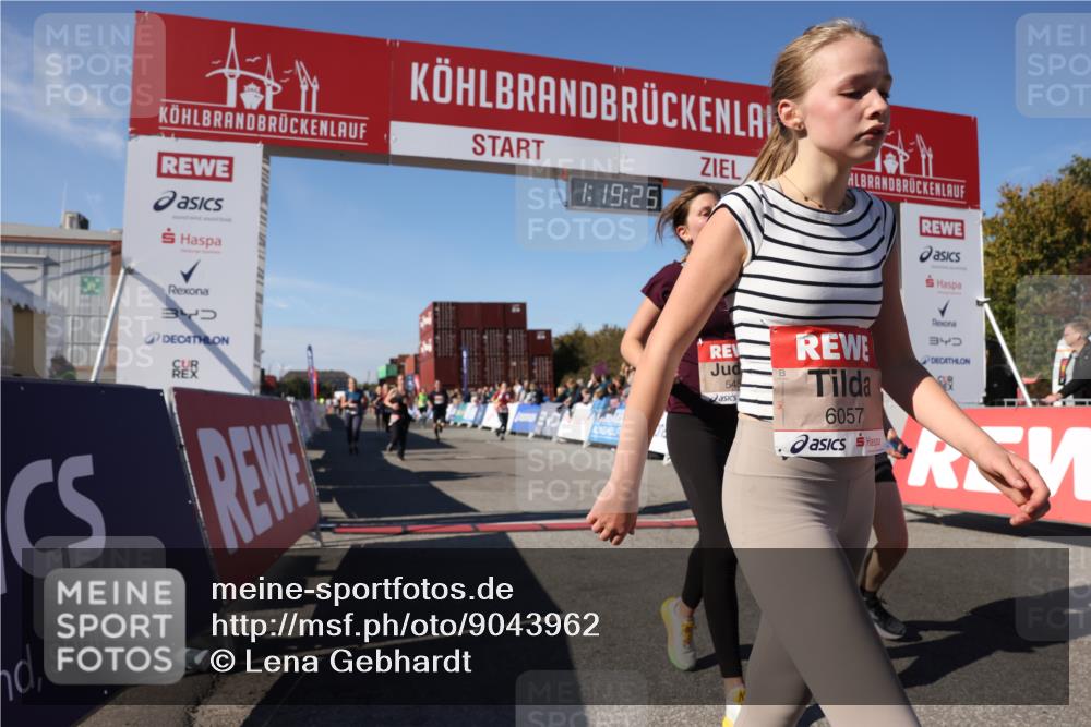 03.10.2025 - Köhlbrandbrückenlauf Lena Gebhardt http://msf.ph/oto/9043962 03.10.2025 13:19:25 Ziel 4593, 4691, 4725, 4828, 4971, 4996, 5009, 5405, 5443, 5451, 5578, 5853, 6057, 6225, 6226, 6230, 6576, 6753, 6776 meine-sportfotos.de