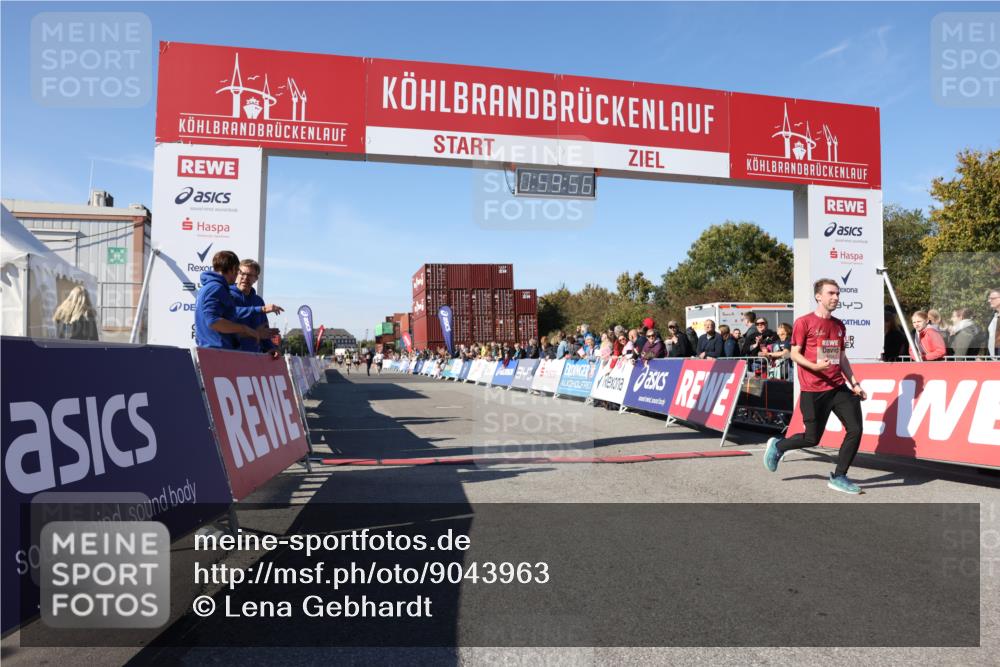 03.10.2025 - Köhlbrandbrückenlauf Lena Gebhardt http://msf.ph/oto/9043963 03.10.2025 12:59:56 Ziel 4074, 4554, 6142, 6254, 6601 meine-sportfotos.de