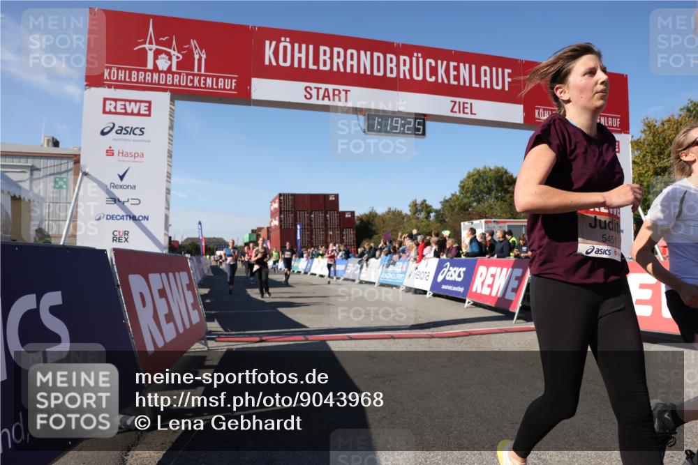 03.10.2025 - Köhlbrandbrückenlauf Lena Gebhardt http://msf.ph/oto/9043968 03.10.2025 13:19:25 Ziel 4593, 4691, 4725, 4828, 4971, 4996, 5009, 5405, 5443, 5451, 5578, 5853, 6057, 6225, 6226, 6230, 6576, 6753, 6776 meine-sportfotos.de