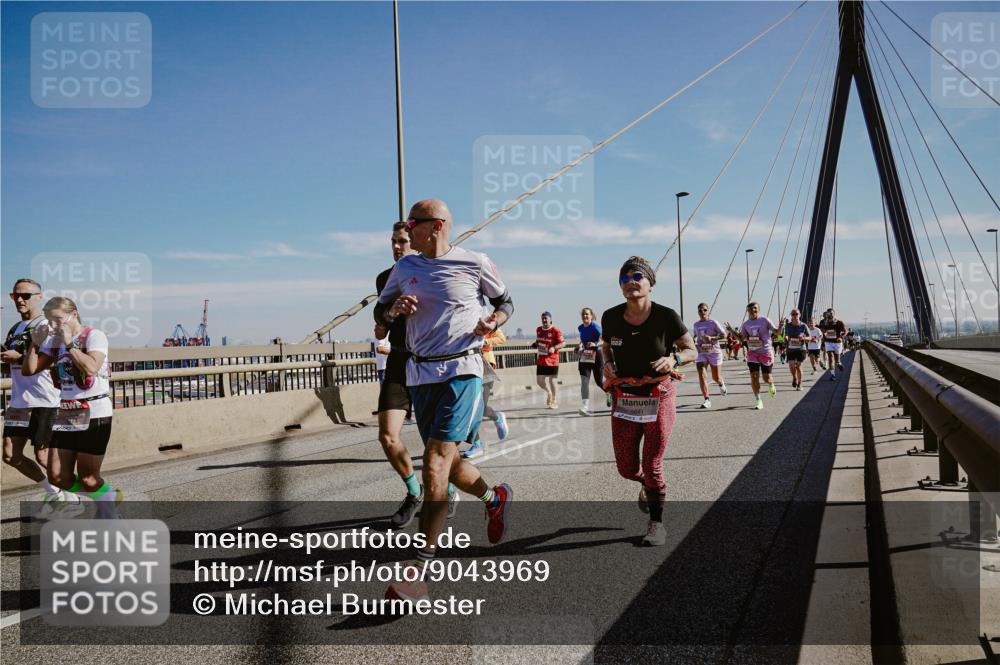 03.10.2025 - Köhlbrandbrückenlauf Michael Burmester http://msf.ph/oto/9043969 03.10.2025 12:25:41 Position 1 022 meine-sportfotos.de