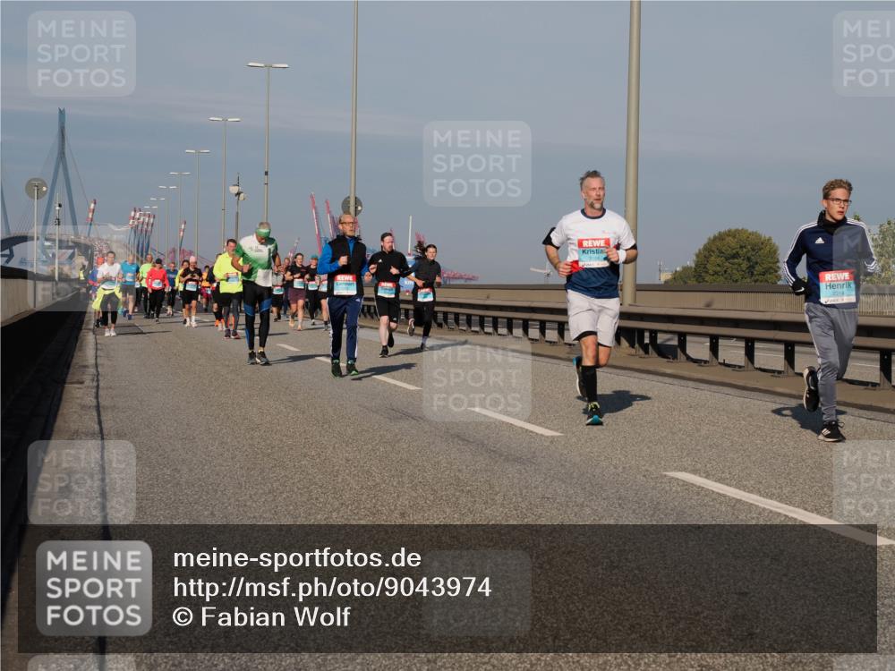 03.10.2025 - Köhlbrandbrückenlauf Fabian Wolf http://msf.ph/oto/9043974 03.10.2025 09:56:50 Position 3 3166, 2214 meine-sportfotos.de