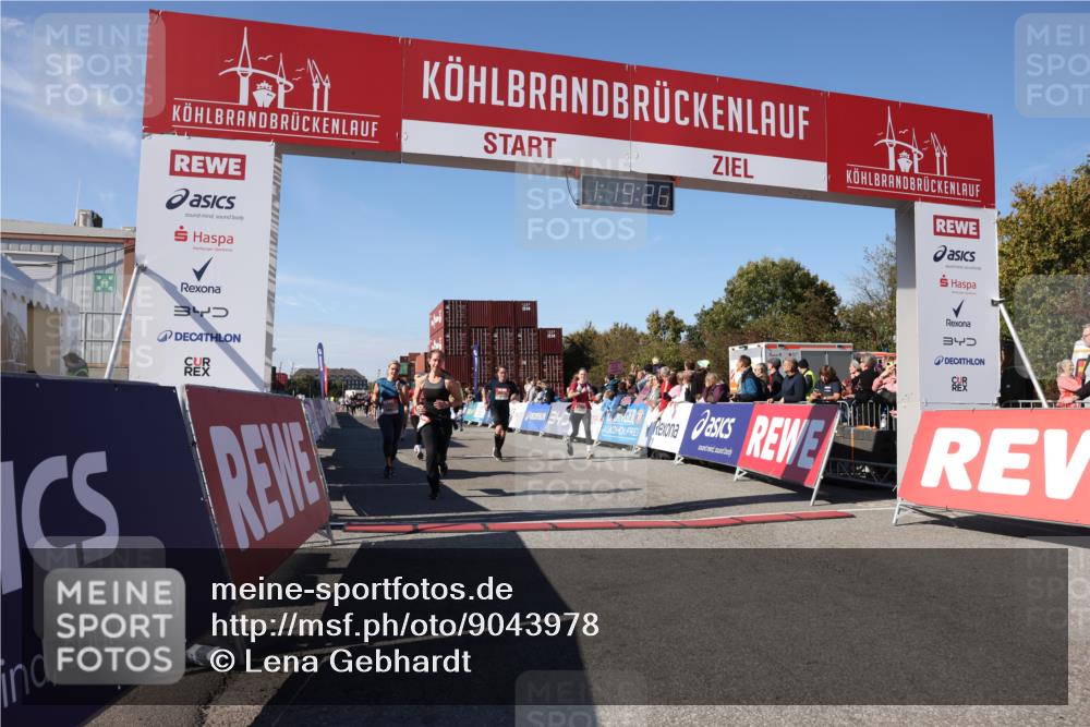 03.10.2025 - Köhlbrandbrückenlauf Lena Gebhardt http://msf.ph/oto/9043978 03.10.2025 13:19:27 Ziel 4593, 4691, 4725, 4971, 4996, 5009, 5405, 5443, 5451, 5578, 6057, 6225, 6226, 6230, 6576, 6753, 6776 meine-sportfotos.de