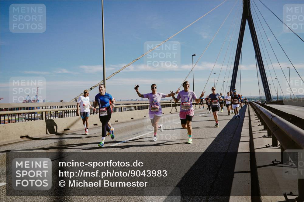 03.10.2025 - Köhlbrandbrückenlauf Michael Burmester http://msf.ph/oto/9043983 03.10.2025 12:25:42 Position 1  meine-sportfotos.de