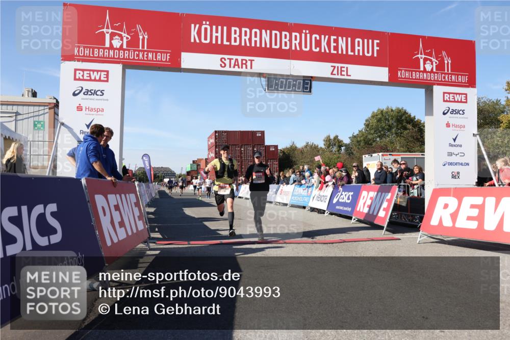 03.10.2025 - Köhlbrandbrückenlauf Lena Gebhardt http://msf.ph/oto/9043993 03.10.2025 13:00:04 Ziel 4261, 4319, 4554, 6097, 6368 meine-sportfotos.de