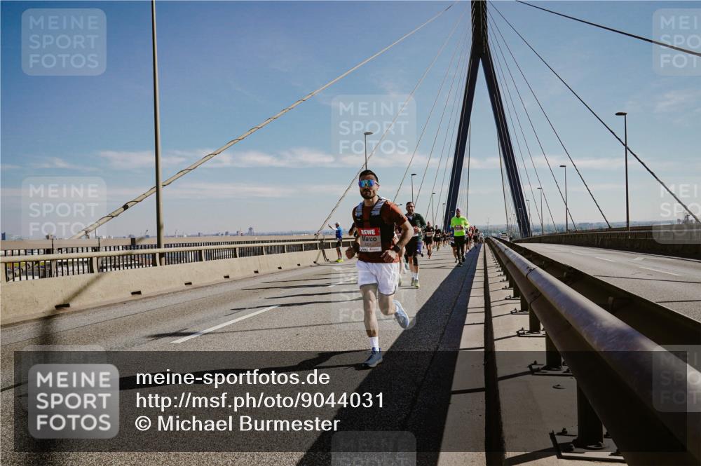 03.10.2025 - Köhlbrandbrückenlauf Michael Burmester http://msf.ph/oto/9044031 03.10.2025 12:25:45 Position 1 4331 meine-sportfotos.de