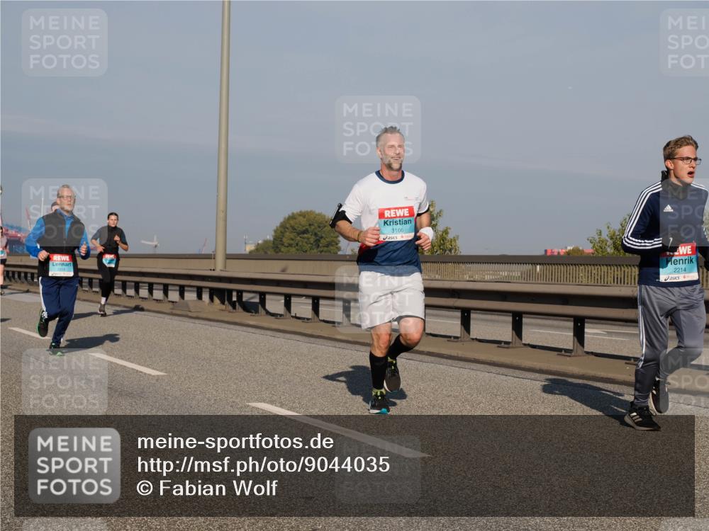 03.10.2025 - Köhlbrandbrückenlauf Fabian Wolf http://msf.ph/oto/9044035 03.10.2025 09:56:51 Position 3 3166, 2214 meine-sportfotos.de