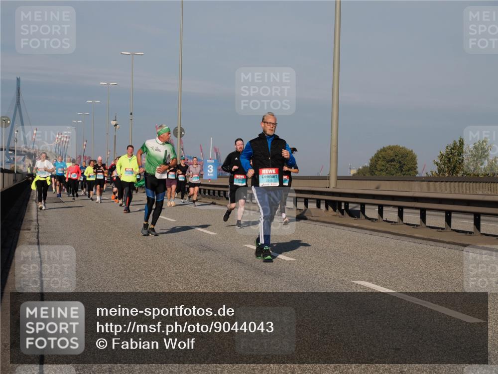 03.10.2025 - Köhlbrandbrückenlauf Fabian Wolf http://msf.ph/oto/9044043 03.10.2025 09:56:52 Position 3 2215 meine-sportfotos.de