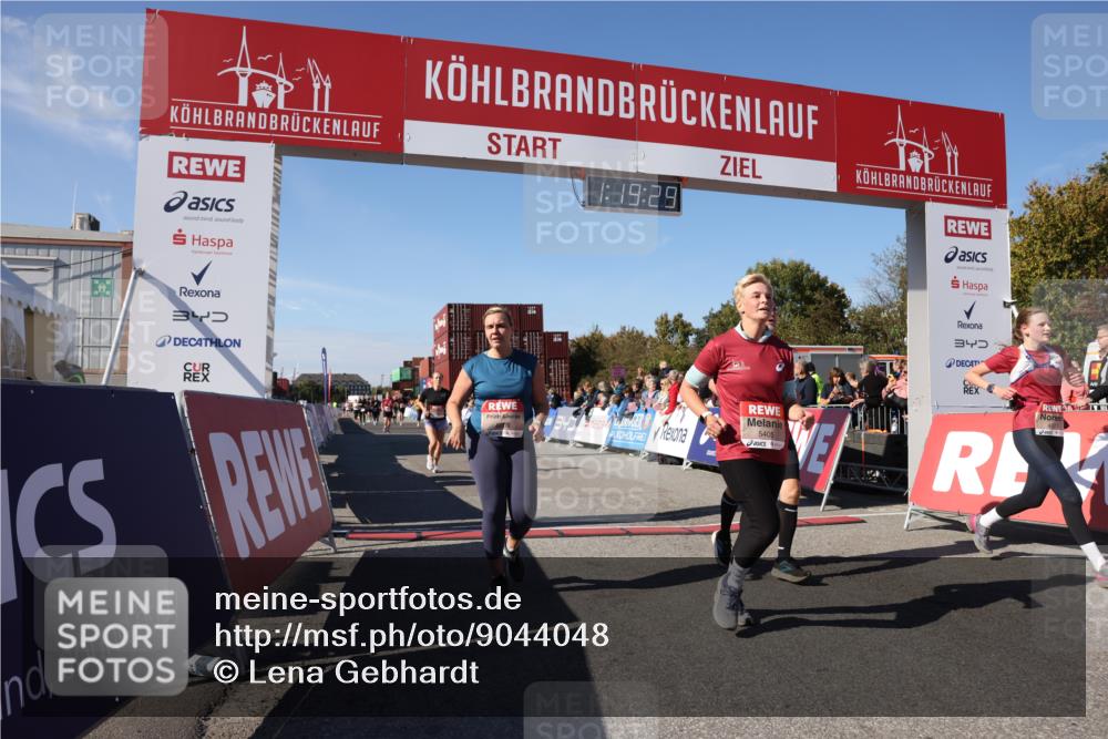 03.10.2025 - Köhlbrandbrückenlauf Lena Gebhardt http://msf.ph/oto/9044048 03.10.2025 13:19:29 Ziel 4593, 4691, 4971, 5009, 5405, 5443, 5451, 5578, 6057, 6230, 6576, 6753, 6776 meine-sportfotos.de