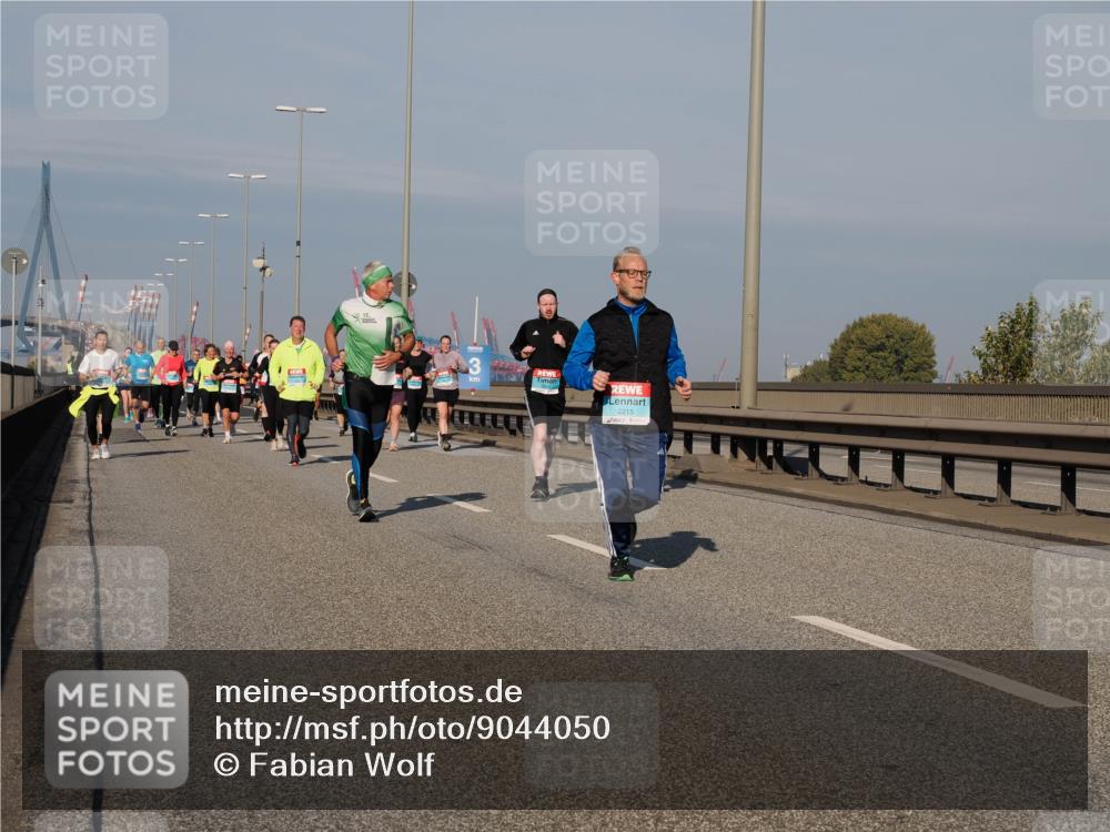 03.10.2025 - Köhlbrandbrückenlauf Fabian Wolf http://msf.ph/oto/9044050 03.10.2025 09:56:52 Position 3 222 meine-sportfotos.de