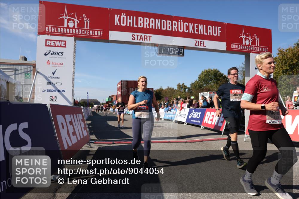 03.10.2025 - Köhlbrandbrückenlauf Lena Gebhardt http://msf.ph/oto/9044054 03.10.2025 13:19:30 Ziel 4691, 4971, 5009, 5405, 5443, 5451, 5578, 5838, 6057, 6230, 6753, 6776 meine-sportfotos.de