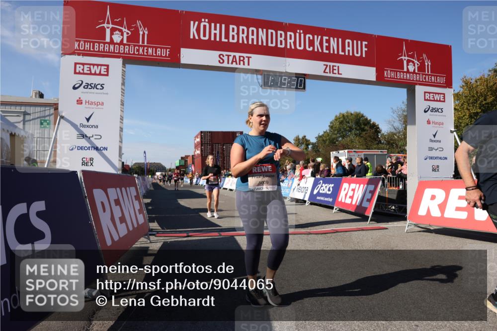 03.10.2025 - Köhlbrandbrückenlauf Lena Gebhardt http://msf.ph/oto/9044065 03.10.2025 13:19:30 Ziel 4691, 4971, 5009, 5405, 5443, 5451, 5578, 5838, 6057, 6230, 6753, 6776 meine-sportfotos.de