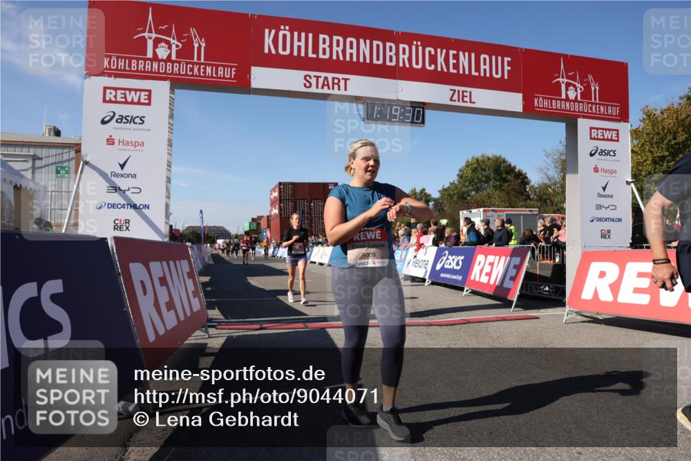 03.10.2025 - Köhlbrandbrückenlauf Lena Gebhardt http://msf.ph/oto/9044071 03.10.2025 13:19:30 Ziel 4691, 4971, 5009, 5405, 5443, 5451, 5578, 5838, 6057, 6230, 6753, 6776 meine-sportfotos.de