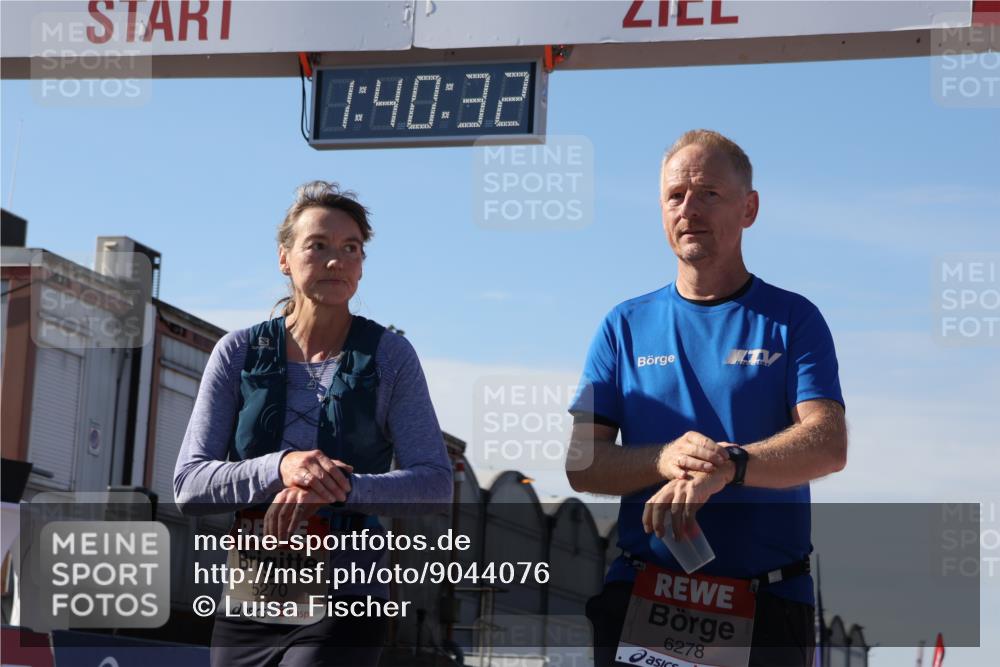03.10.2025 - Köhlbrandbrückenlauf Luisa Fischer http://msf.ph/oto/9044076 03.10.2025 13:40:31 Ziel 5270, 5613, 6245, 6278, 6284 meine-sportfotos.de