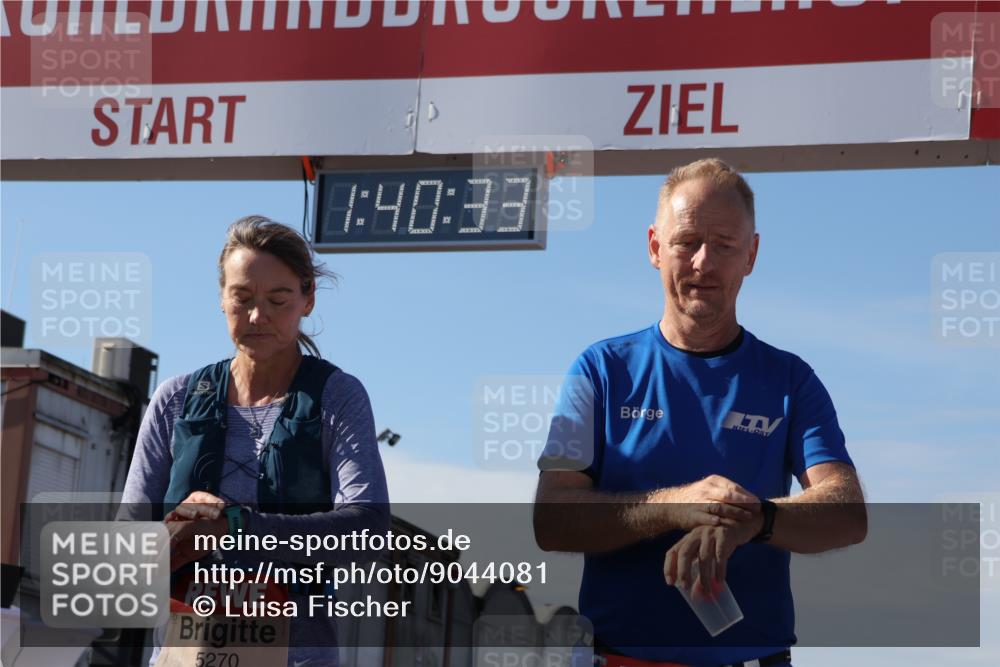 03.10.2025 - Köhlbrandbrückenlauf Luisa Fischer http://msf.ph/oto/9044081 03.10.2025 13:40:31 Ziel 5270, 5613, 6245, 6278, 6284 meine-sportfotos.de