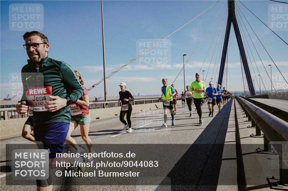 03.10.2025 - Köhlbrandbrückenlauf Michael Burmester http://msf.ph/oto/9044083 03.10.2025 12:25:48 Position 1 4147, 4328 meine-sportfotos.de