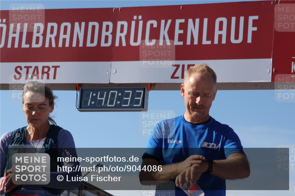 03.10.2025 - Köhlbrandbrückenlauf Luisa Fischer http://msf.ph/oto/9044086 03.10.2025 13:40:32 Ziel 5270, 5613, 6245, 6278, 6284 meine-sportfotos.de