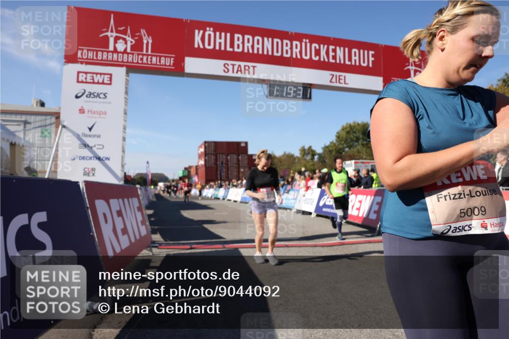 03.10.2025 - Köhlbrandbrückenlauf Lena Gebhardt http://msf.ph/oto/9044092 03.10.2025 13:19:32 Ziel 4691, 4971, 5009, 5405, 5443, 5451, 5578, 5838, 6230, 6753, 6776 meine-sportfotos.de