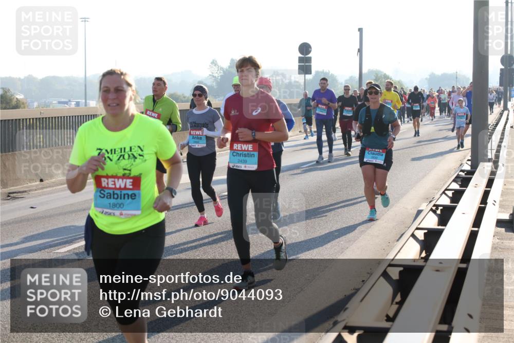 03.10.2025 - Köhlbrandbrückenlauf Lena Gebhardt http://msf.ph/oto/9044093 03.10.2025 09:27:02 Position 1 2439, 1800, 2830 meine-sportfotos.de