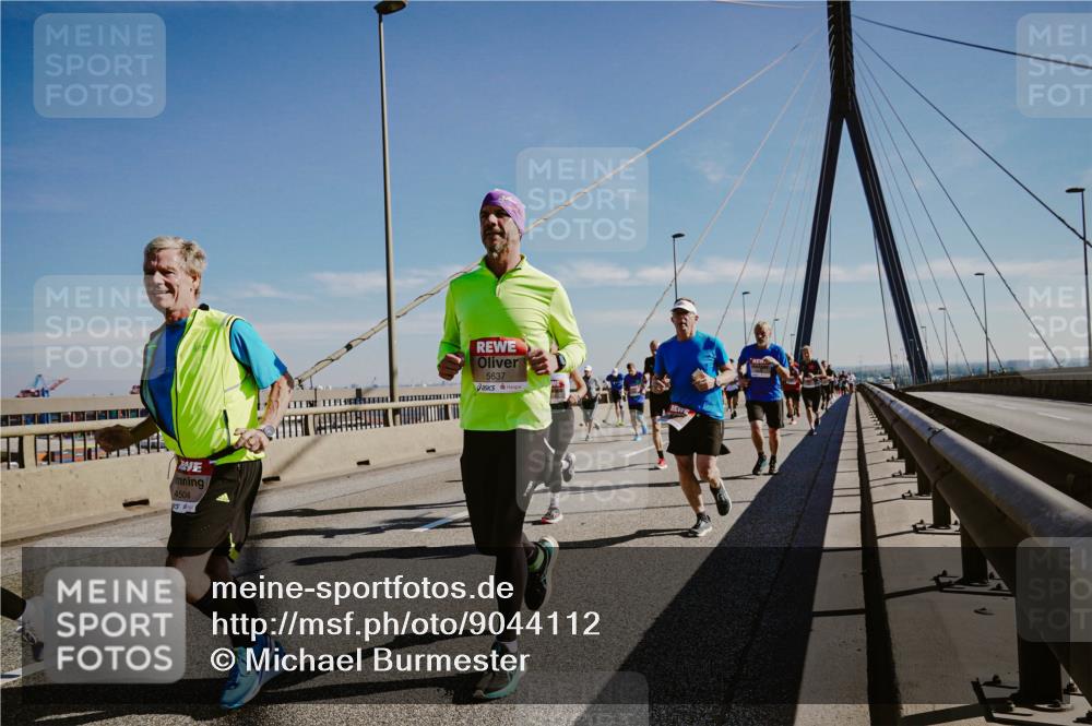 03.10.2025 - Köhlbrandbrückenlauf Michael Burmester http://msf.ph/oto/9044112 03.10.2025 12:25:50 Position 1 4504, 5637 meine-sportfotos.de