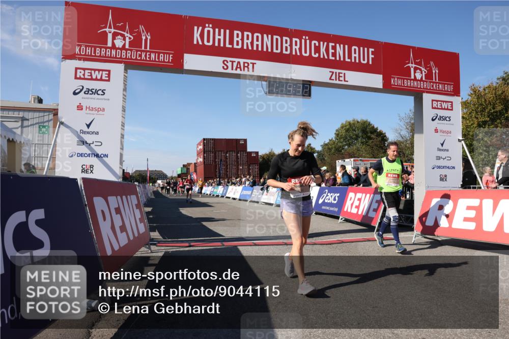 03.10.2025 - Köhlbrandbrückenlauf Lena Gebhardt http://msf.ph/oto/9044115 03.10.2025 13:19:32 Ziel 4691, 4971, 5009, 5405, 5443, 5451, 5578, 5838, 6230, 6753, 6776 meine-sportfotos.de