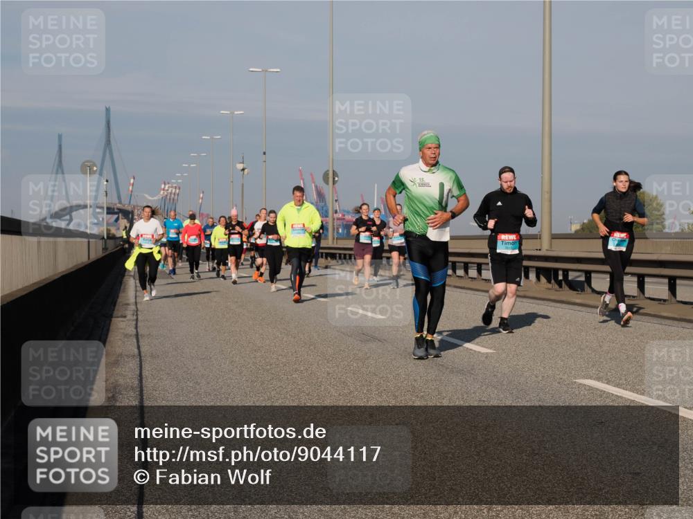 03.10.2025 - Köhlbrandbrückenlauf Fabian Wolf http://msf.ph/oto/9044117 03.10.2025 09:56:54 Position 3 15, 3515 meine-sportfotos.de