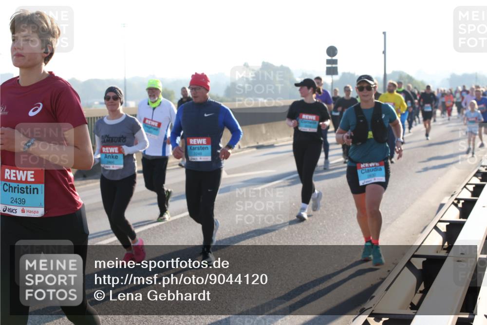 03.10.2025 - Köhlbrandbrückenlauf Lena Gebhardt http://msf.ph/oto/9044120 03.10.2025 09:27:04 Position 1 2439, 2248 meine-sportfotos.de