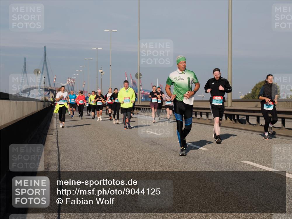 03.10.2025 - Köhlbrandbrückenlauf Fabian Wolf http://msf.ph/oto/9044125 03.10.2025 09:56:54 Position 3 15 meine-sportfotos.de