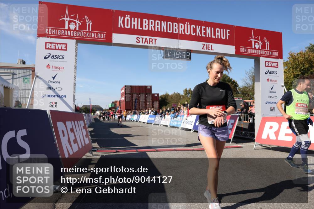 03.10.2025 - Köhlbrandbrückenlauf Lena Gebhardt http://msf.ph/oto/9044127 03.10.2025 13:19:33 Ziel 4691, 4971, 5009, 5405, 5443, 5451, 5578, 5838, 6230, 6753, 6776 meine-sportfotos.de