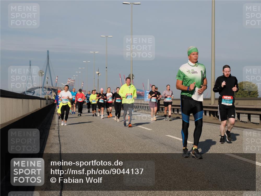 03.10.2025 - Köhlbrandbrückenlauf Fabian Wolf http://msf.ph/oto/9044137 03.10.2025 09:56:55 Position 3 15, 3515 meine-sportfotos.de