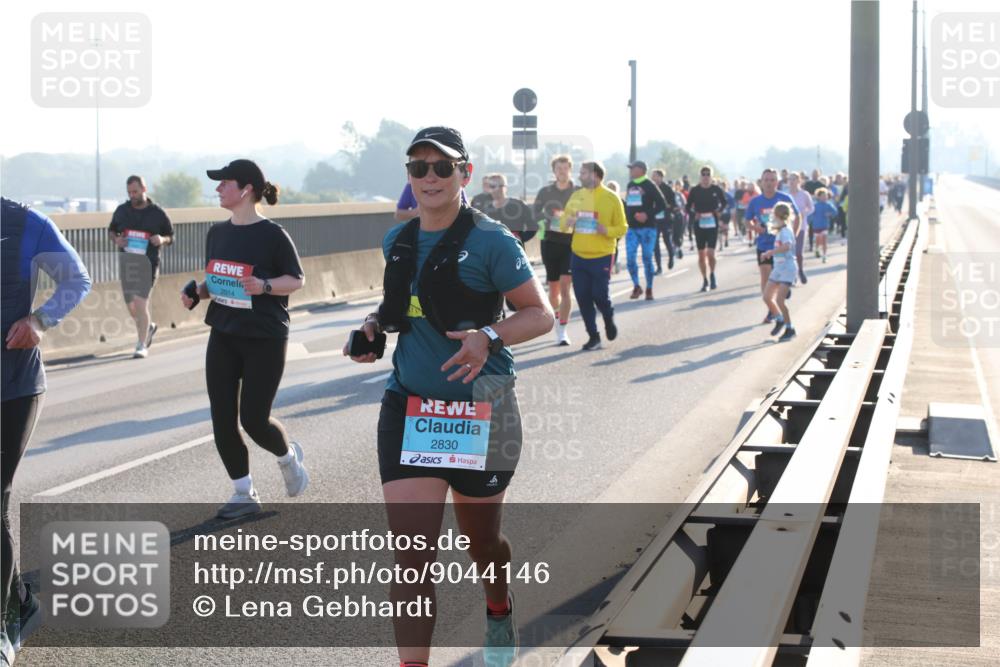 03.10.2025 - Köhlbrandbrückenlauf Lena Gebhardt http://msf.ph/oto/9044146 03.10.2025 09:27:05 Position 1 2014, 2830 meine-sportfotos.de