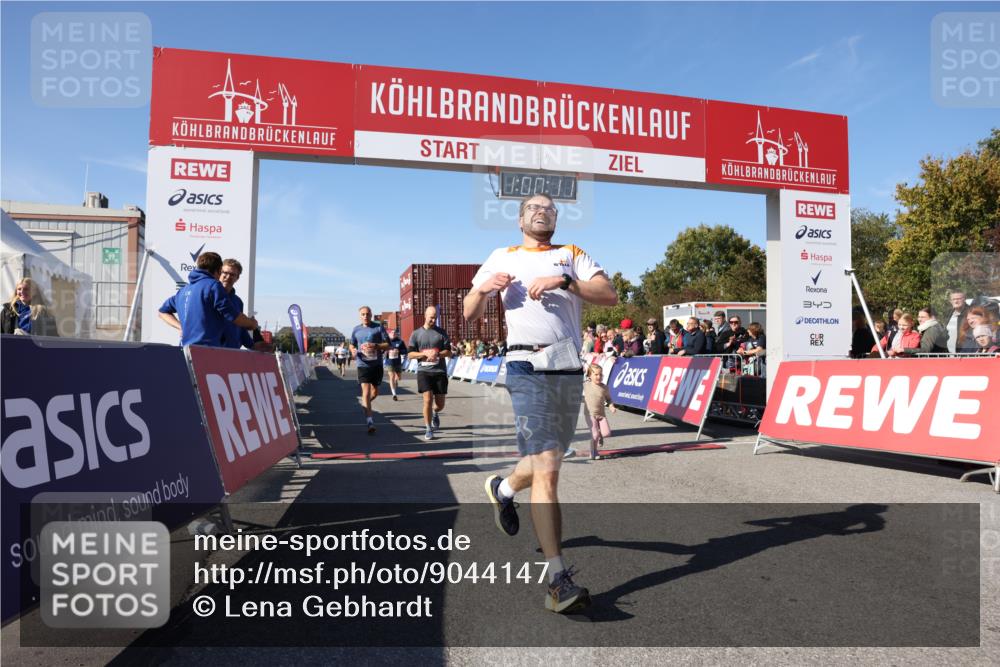 03.10.2025 - Köhlbrandbrückenlauf Lena Gebhardt http://msf.ph/oto/9044147 03.10.2025 13:00:12 Ziel 4020, 4192, 4250, 4261, 4319, 6097, 6203, 6368, 6760, 6798 meine-sportfotos.de
