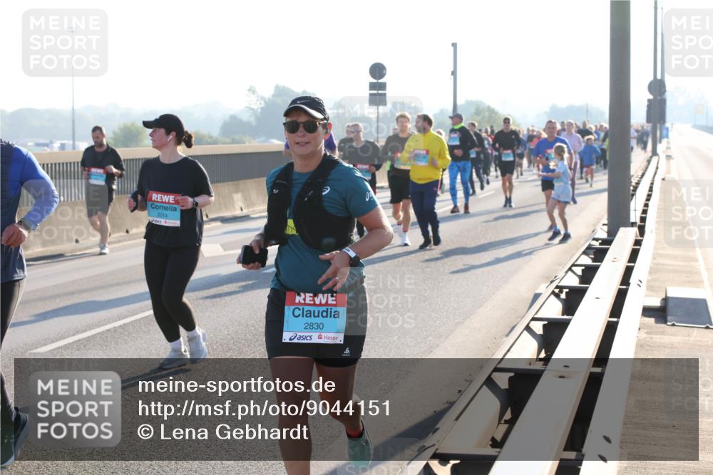 03.10.2025 - Köhlbrandbrückenlauf Lena Gebhardt http://msf.ph/oto/9044151 03.10.2025 09:27:05 Position 1 2014, 2830, 6 meine-sportfotos.de