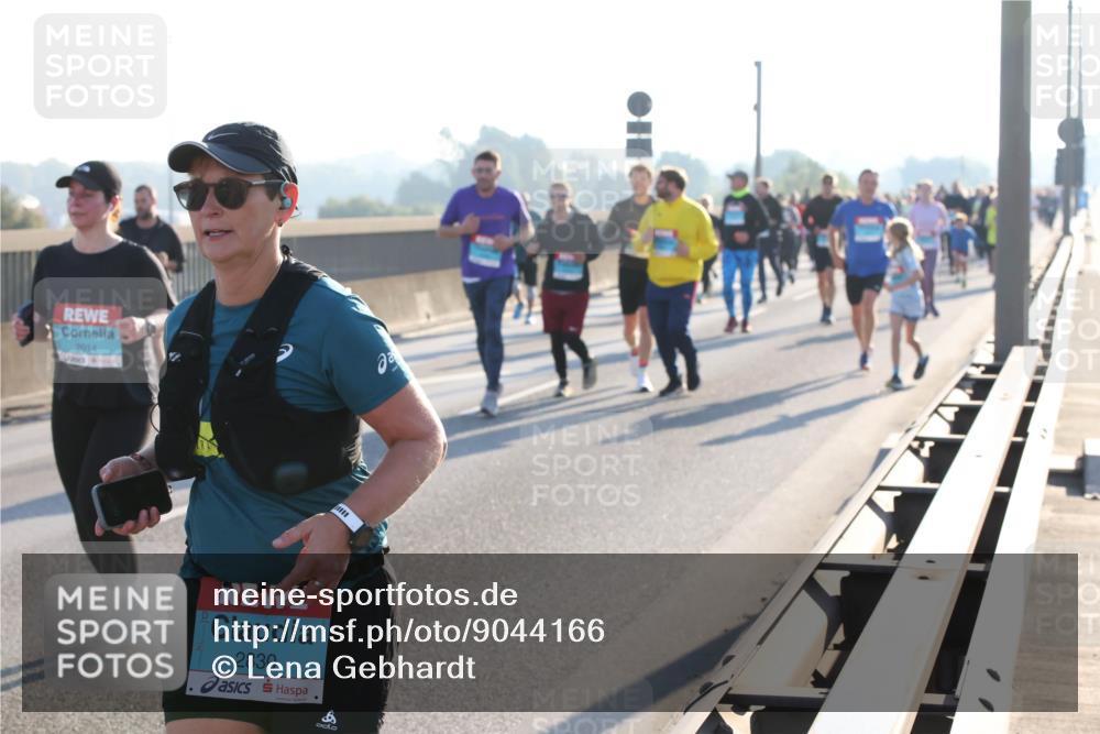 03.10.2025 - Köhlbrandbrückenlauf Lena Gebhardt http://msf.ph/oto/9044166 03.10.2025 09:27:06 Position 1 2014, 2830 meine-sportfotos.de