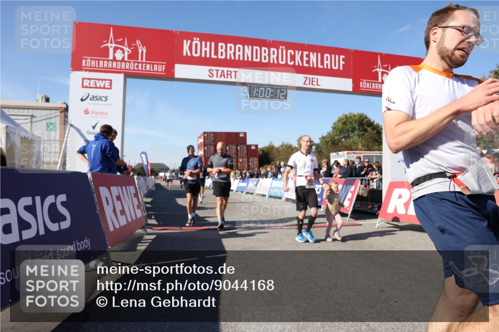 03.10.2025 - Köhlbrandbrückenlauf Lena Gebhardt http://msf.ph/oto/9044168 03.10.2025 13:00:12 Ziel 4020, 4192, 4250, 4261, 4319, 6097, 6203, 6368, 6760, 6798 meine-sportfotos.de