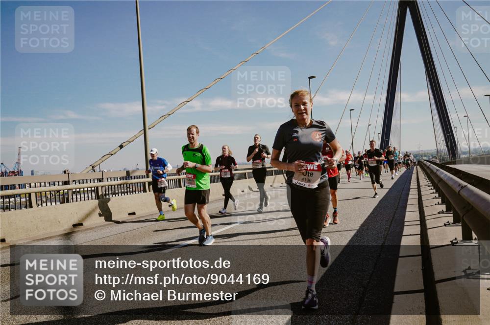 03.10.2025 - Köhlbrandbrückenlauf Michael Burmester http://msf.ph/oto/9044169 03.10.2025 12:25:54 Position 1 4196 meine-sportfotos.de