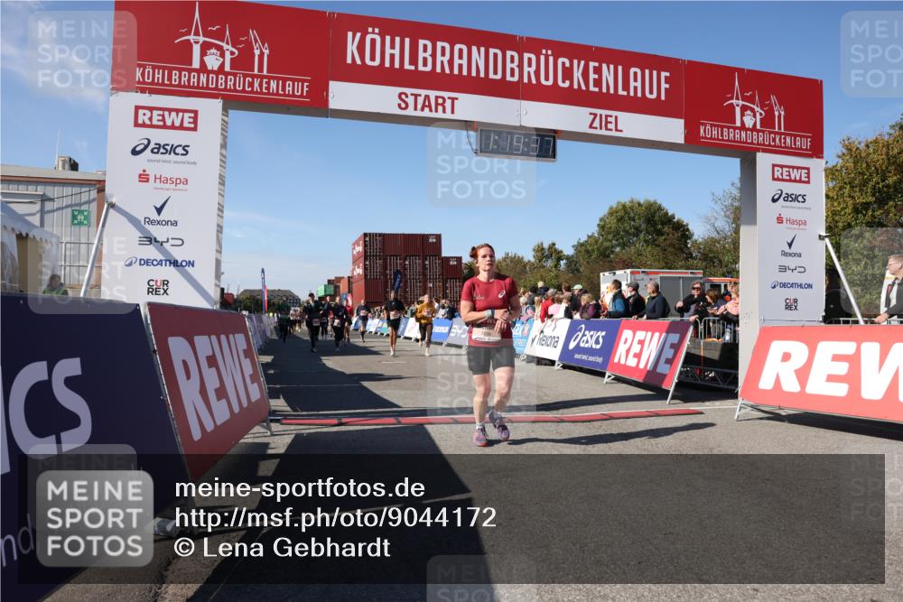 03.10.2025 - Köhlbrandbrückenlauf Lena Gebhardt http://msf.ph/oto/9044172 03.10.2025 13:19:37 Ziel 4691, 4971, 4981, 5009, 5148, 5405, 5578, 5647, 5648, 5650, 5838, 5931, 5975, 6382, 6383, 6600, 6753, 6776 meine-sportfotos.de