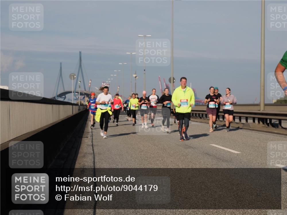 03.10.2025 - Köhlbrandbrückenlauf Fabian Wolf http://msf.ph/oto/9044179 03.10.2025 09:56:57 Position 3  meine-sportfotos.de