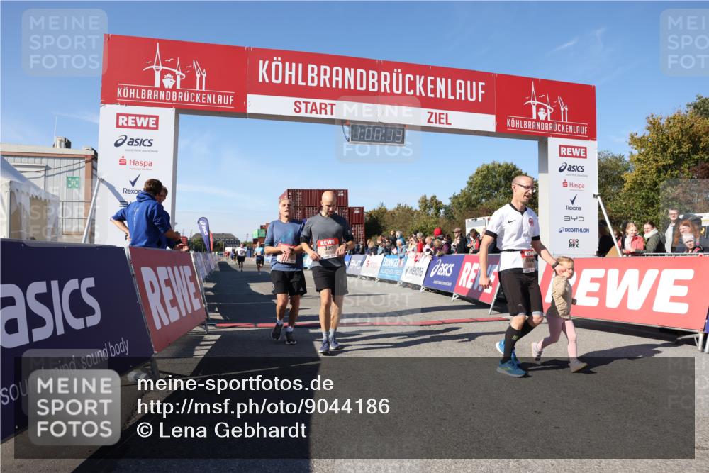 03.10.2025 - Köhlbrandbrückenlauf Lena Gebhardt http://msf.ph/oto/9044186 03.10.2025 13:00:13 Ziel 4020, 4192, 4250, 4261, 4319, 6097, 6203, 6236, 6368, 6760, 6798 meine-sportfotos.de