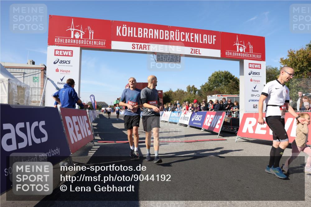 03.10.2025 - Köhlbrandbrückenlauf Lena Gebhardt http://msf.ph/oto/9044192 03.10.2025 13:00:14 Ziel 4020, 4192, 4250, 4261, 6097, 6203, 6236, 6760, 6798 meine-sportfotos.de