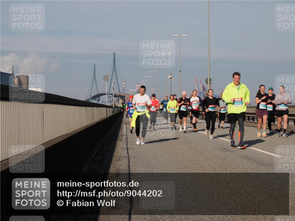 03.10.2025 - Köhlbrandbrückenlauf Fabian Wolf http://msf.ph/oto/9044202 03.10.2025 09:56:57 Position 3 1220 meine-sportfotos.de