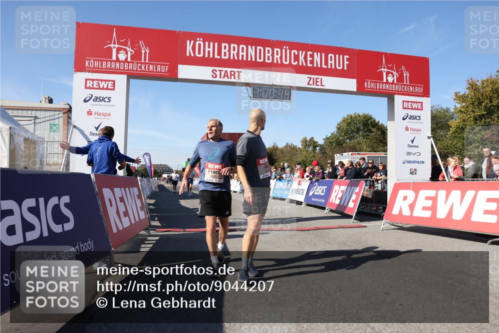 03.10.2025 - Köhlbrandbrückenlauf Lena Gebhardt http://msf.ph/oto/9044207 03.10.2025 13:00:14 Ziel 4020, 4192, 4250, 4261, 6097, 6203, 6236, 6760, 6798 meine-sportfotos.de