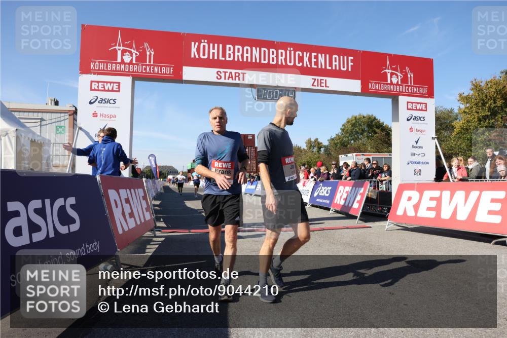 03.10.2025 - Köhlbrandbrückenlauf Lena Gebhardt http://msf.ph/oto/9044210 03.10.2025 13:00:14 Ziel 4020, 4192, 4250, 4261, 6097, 6203, 6236, 6760, 6798 meine-sportfotos.de